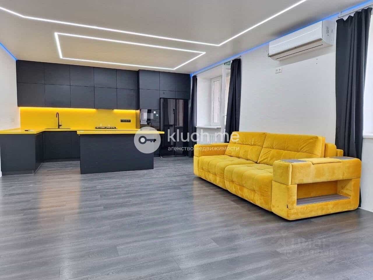 Россия, Республика Татарстан (Татарстан), Казань, улица Галиаскара Камала, 49, фото 5