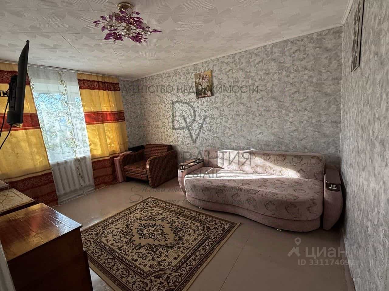 Россия, Хабаровский край, Комсомольский муниципальный округ, посёлок Ягодный, Школьная улица, 11