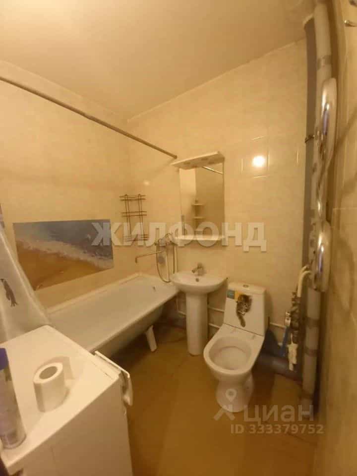 Россия, Новосибирск, улица Петухова, 101/3, фото 3