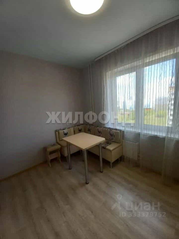Россия, Новосибирск, улица Петухова, 101/3, фото 6