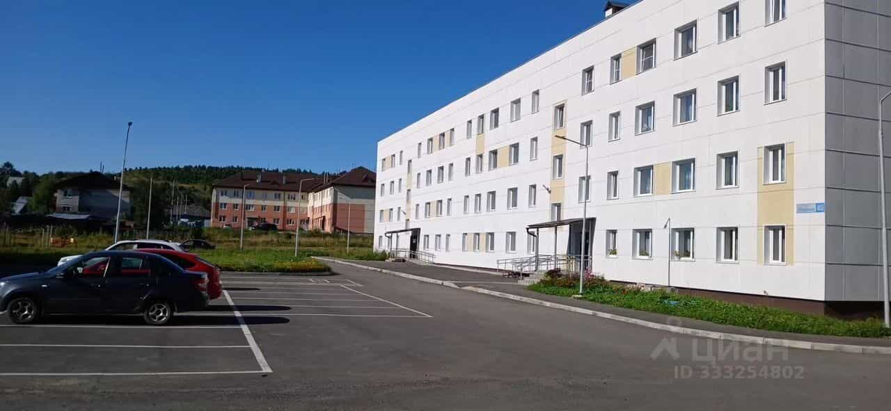 Россия, Свердловская область, посёлок городского типа Шаля, улица Ленина, 45