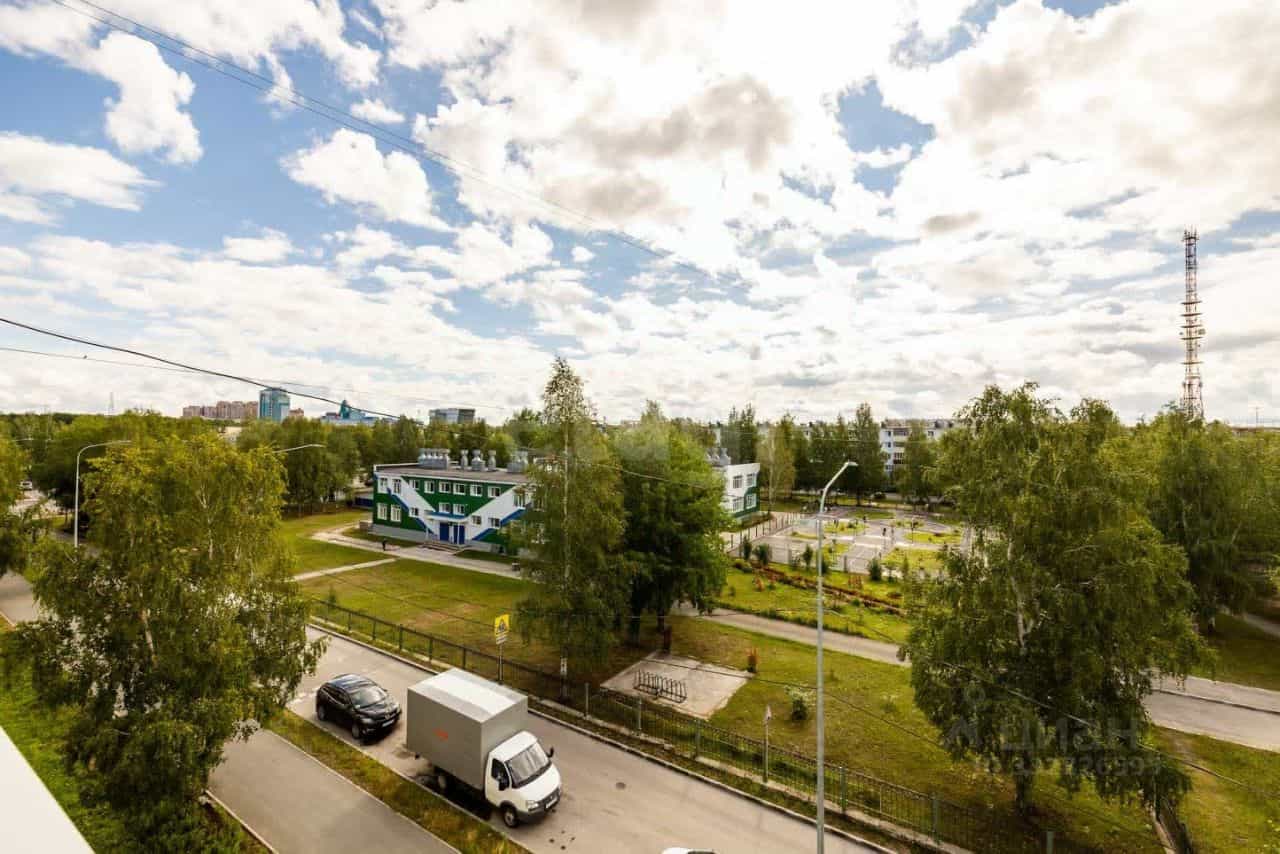 Россия, Ханты-Мансийский автономный округ — Югра, Сургут, улица Республики, 80, фото 15