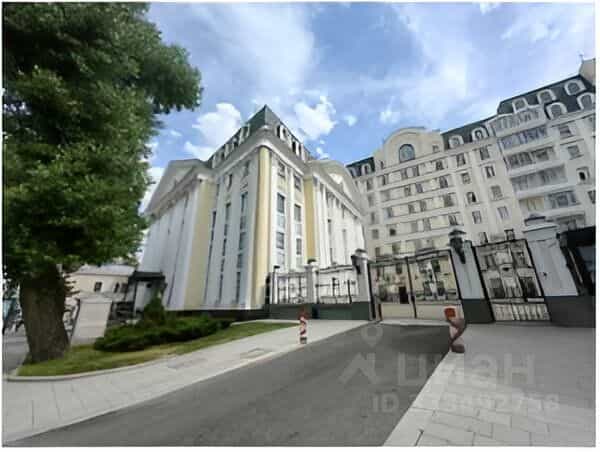 Россия, Москва, улица Остоженка, 25
