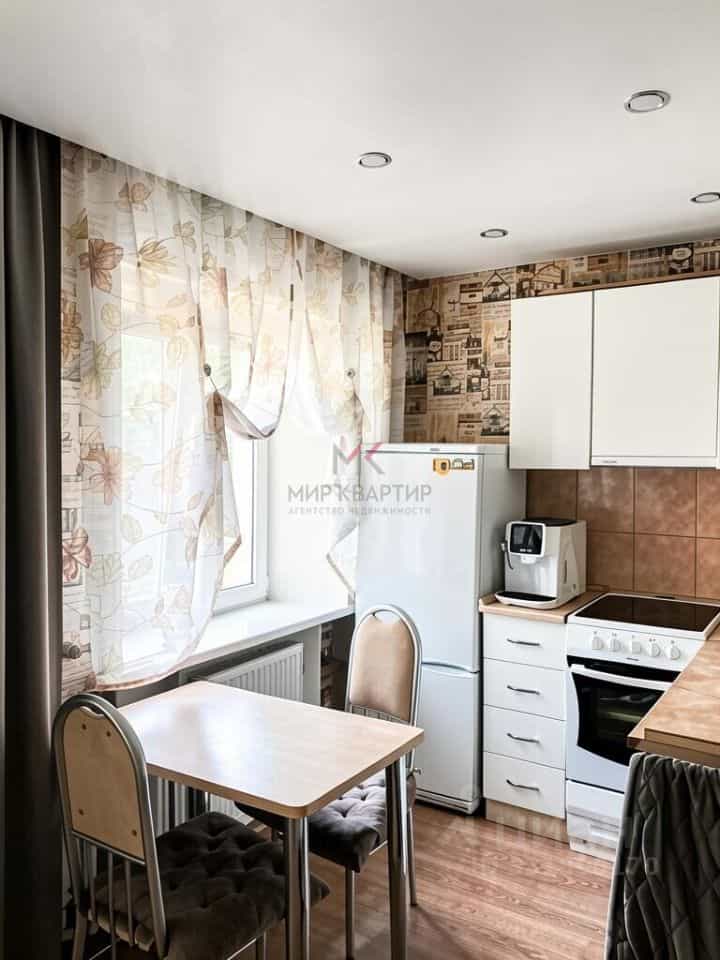 Россия, Республика Хакасия, Абакан, улица Павших Коммунаров, 90, фото 2