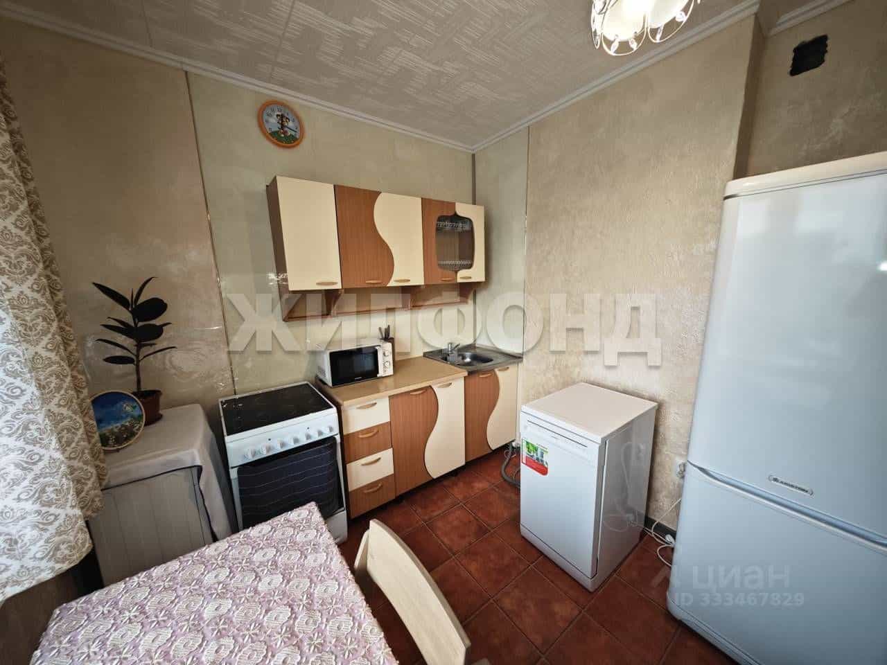 Россия, Новосибирск, микрорайон Родники, улица Земнухова, 7/1, фото 4
