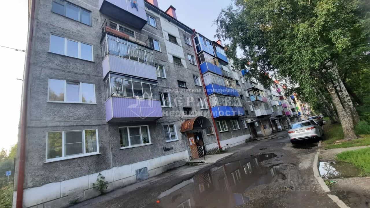 Россия, Кемеровская область — Кузбасс, Междуреченск, Октябрьская улица, 22, фото 13