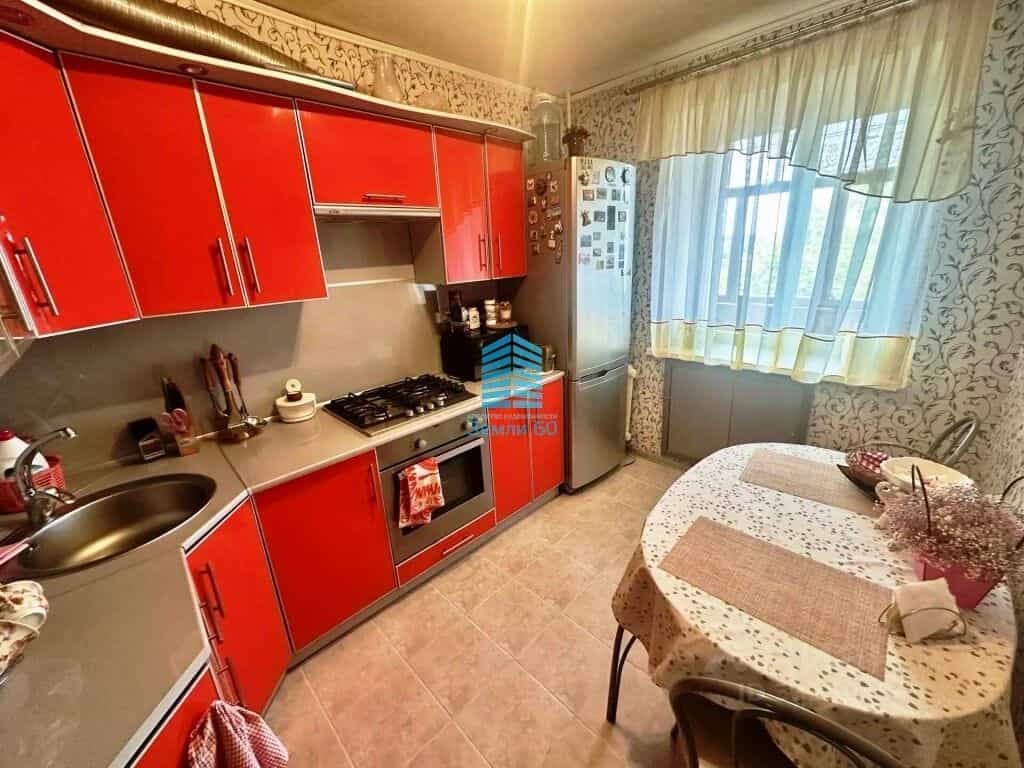 Россия, Псковская область, Великие Луки, улица Заслонова, 33, фото 4