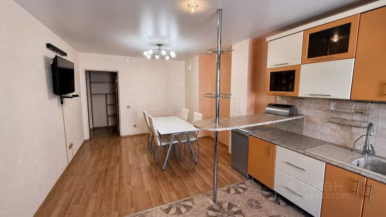 Россия, Республика Татарстан (Татарстан), Казань, улица Симонова, 15, фото 2