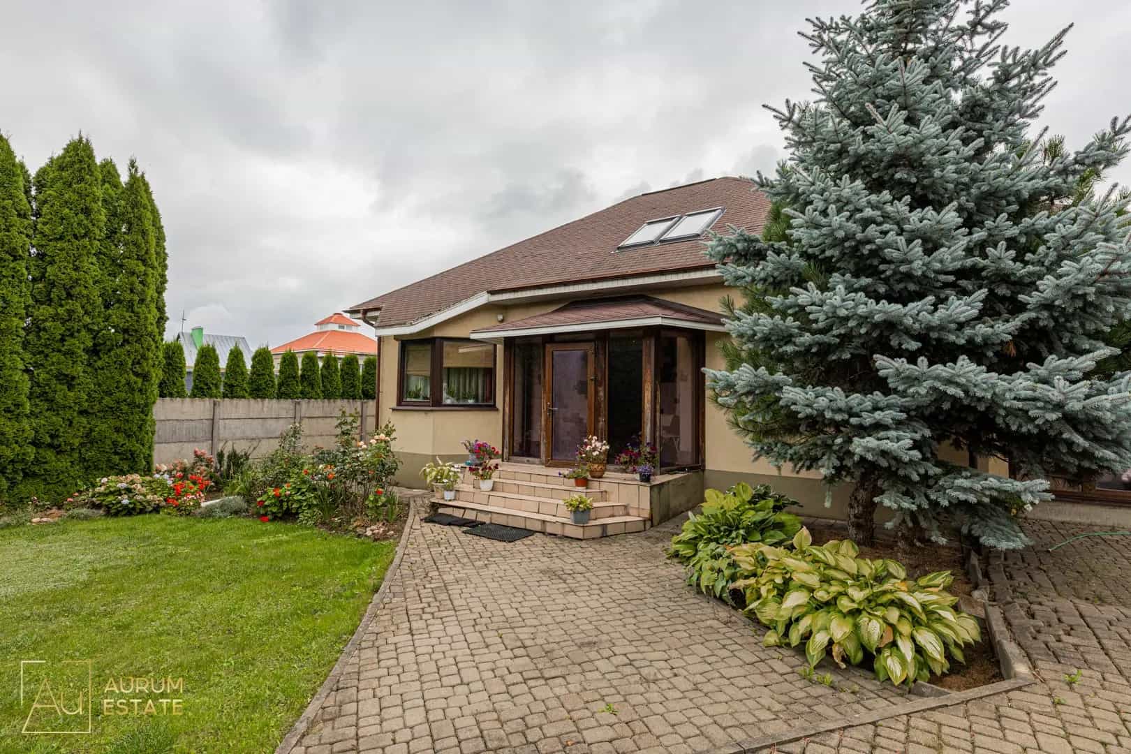 Беларусь, Минский район, агрогородок Сеница, Слуцкая улица, 19