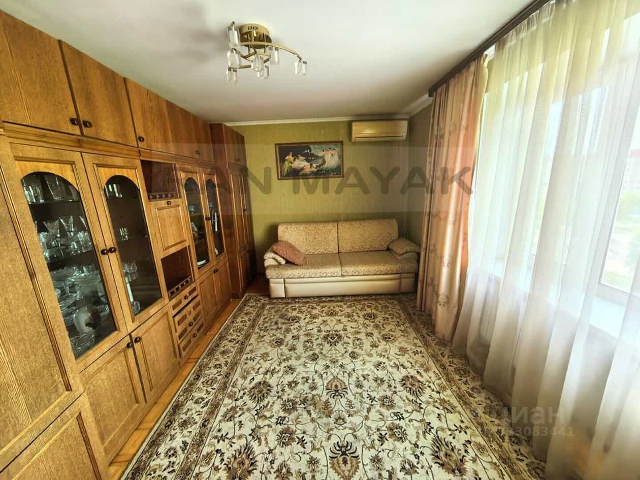 Россия, Республика Адыгея (Адыгея), Майкоп, улица Димитрова, 10, фото 2