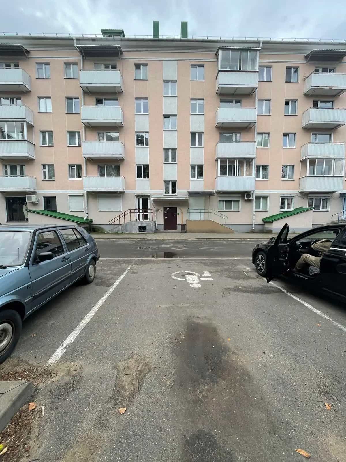Беларусь, Брестская область, Барановичи, улица Ленина, 11