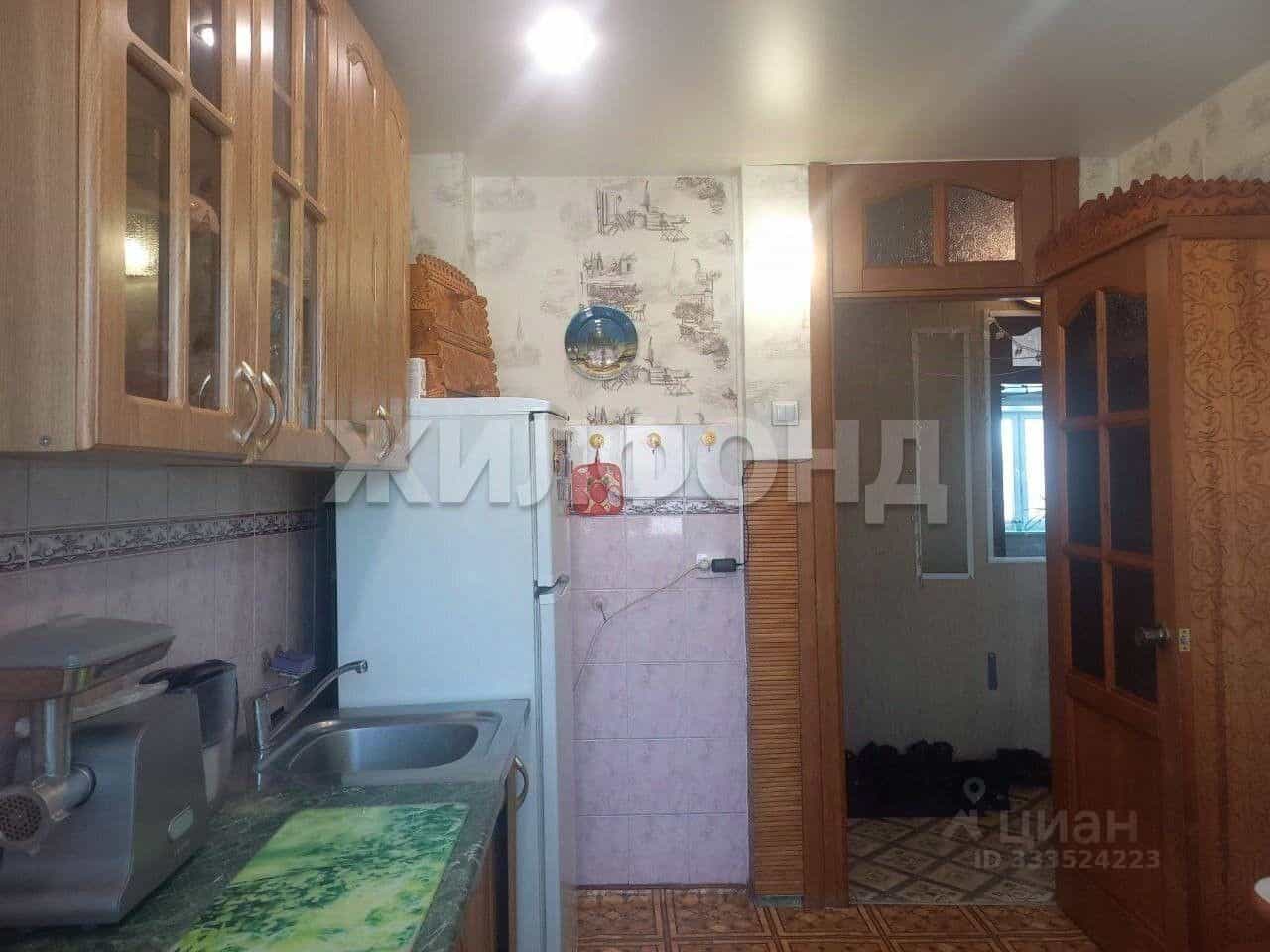 Россия, Новосибирск, микрорайон Юбилейный, улица Столетова, 32, фото 12