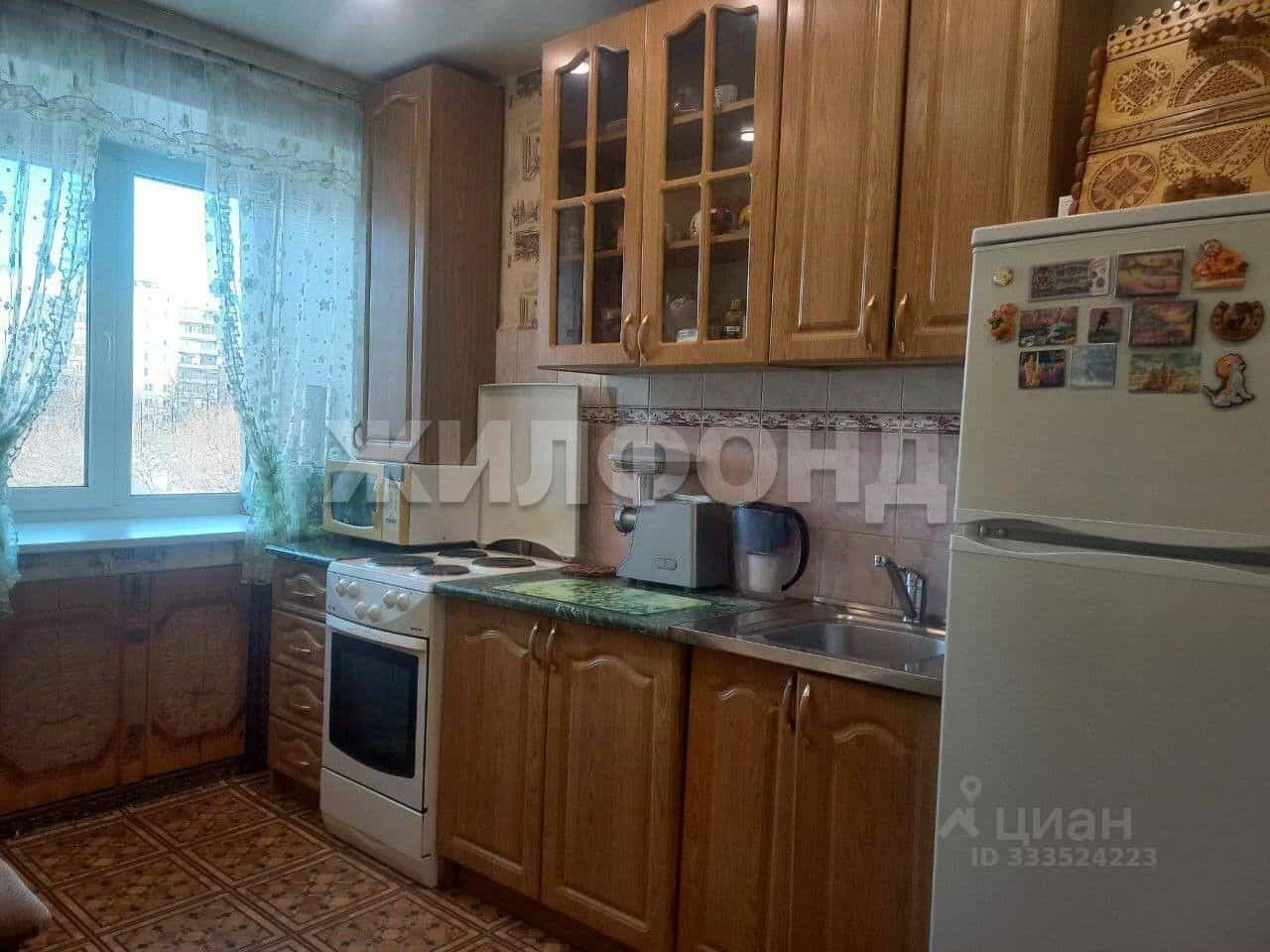 Россия, Новосибирск, микрорайон Юбилейный, улица Столетова, 32, фото 14