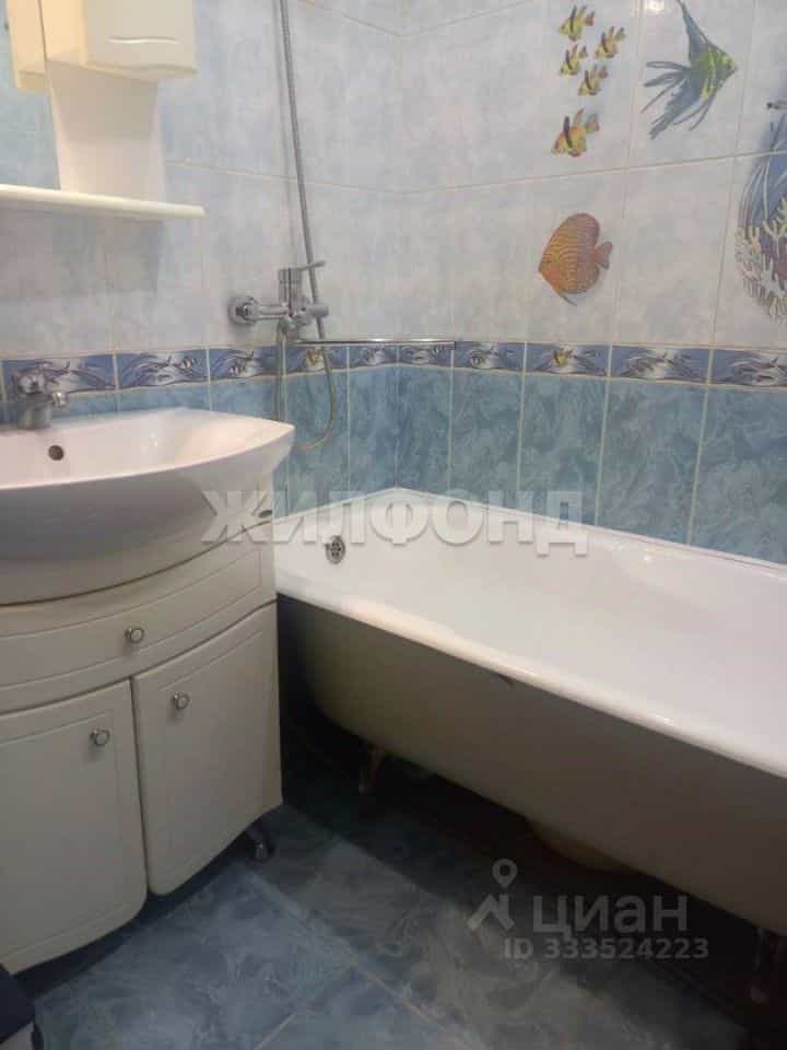 Россия, Новосибирск, микрорайон Юбилейный, улица Столетова, 32, фото 24