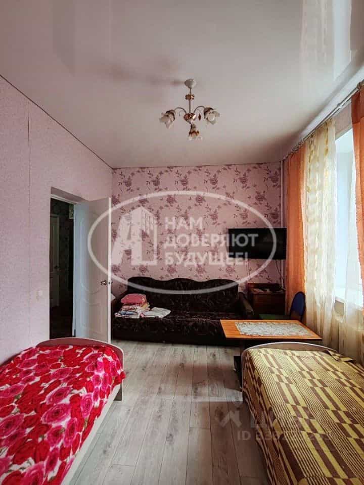 Россия, Пермский край, Губаха, проспект Ленина, 24, фото 12