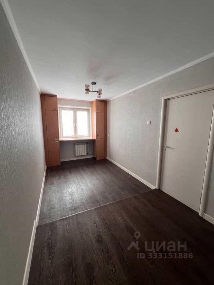 Россия, Красноярск, микрорайон Зелёная Роща, улица Устиновича, 12, фото 14