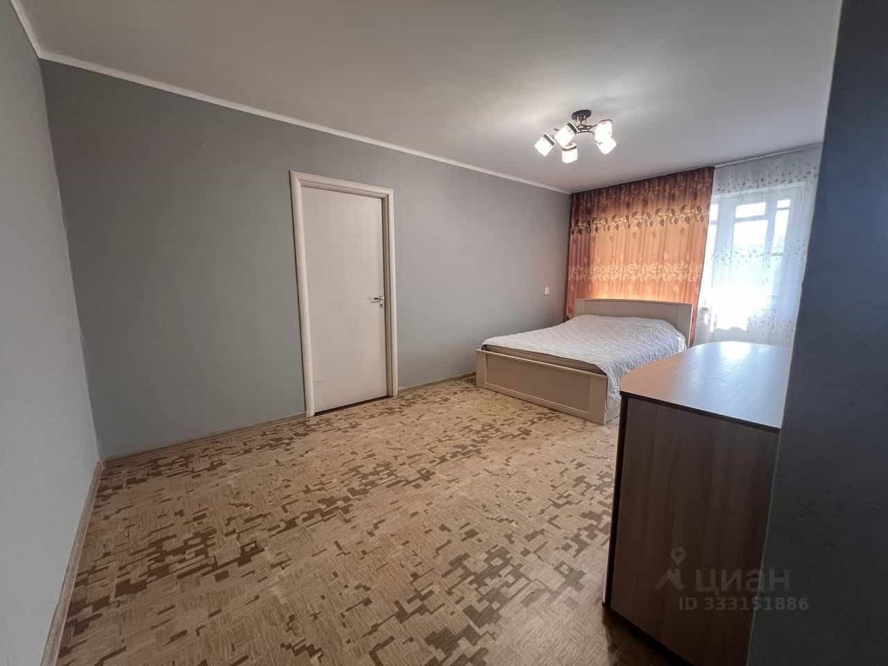 Россия, Красноярск, микрорайон Зелёная Роща, улица Устиновича, 12, фото 16
