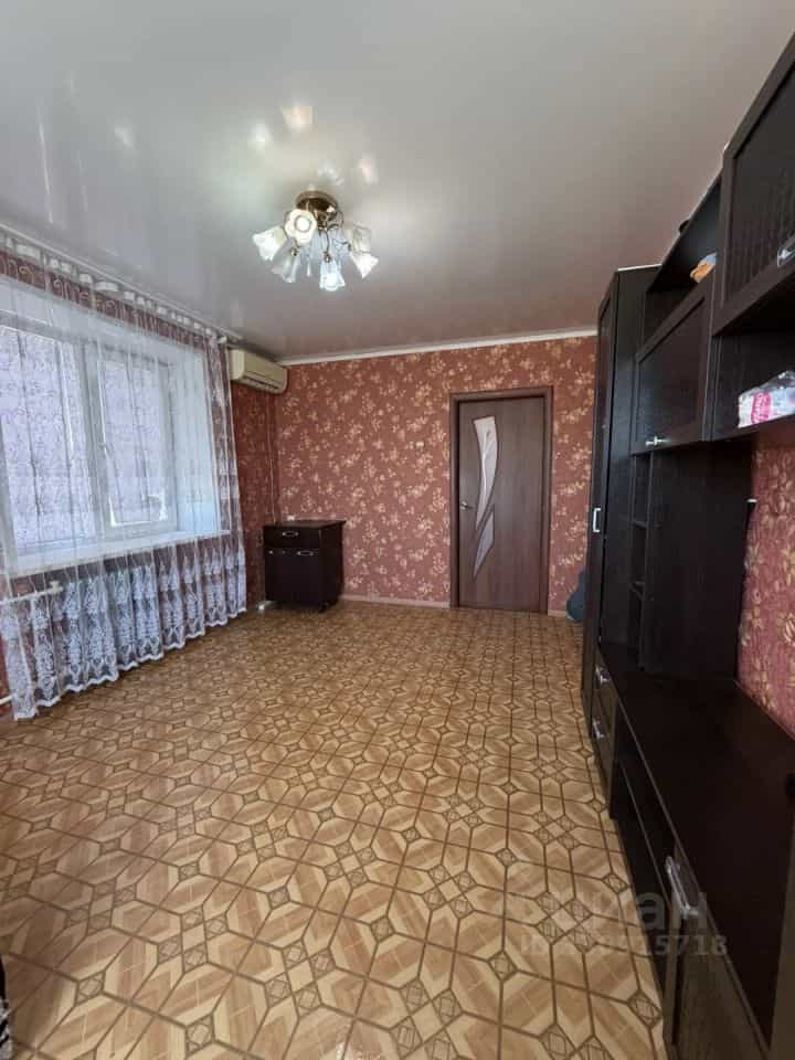 Россия, Астраханская область, посёлок Володарский, улица Мичурина, 8, фото 2