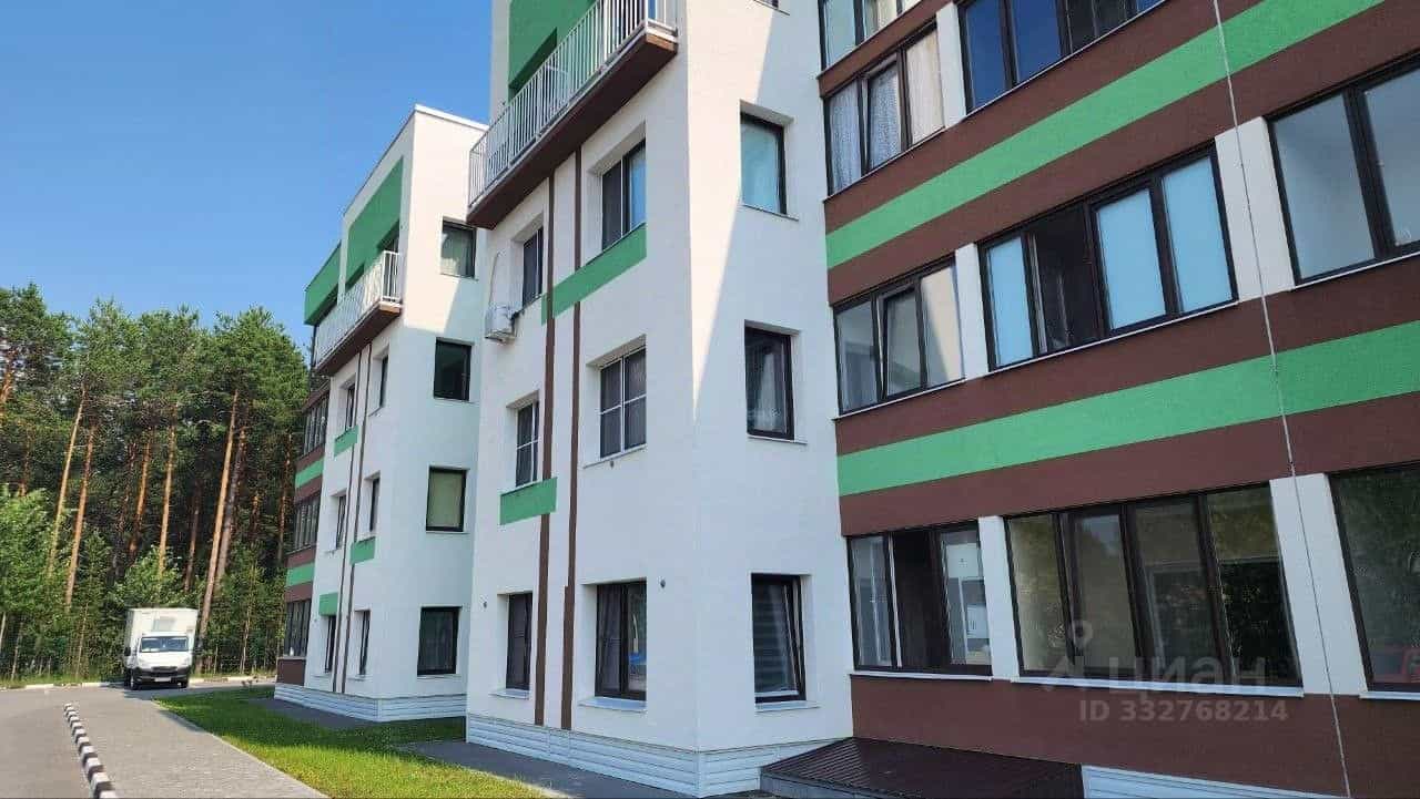 Россия, Ханты-Мансийский автономный округ — Югра, Сургутский район, посёлок Солнечный, улица Строителей, 3