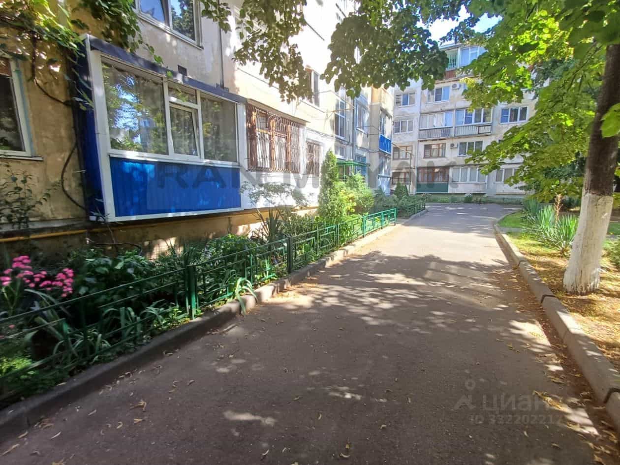 Россия, Республика Адыгея (Адыгея), Майкоп, улица Коммунаров, 9, фото 21