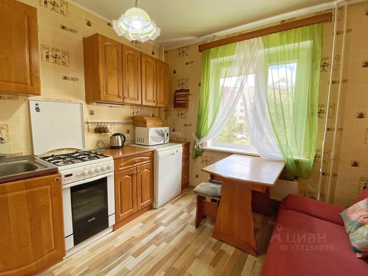 Россия, Ленинградская область, Гатчина, улица Изотова, 13, фото 8