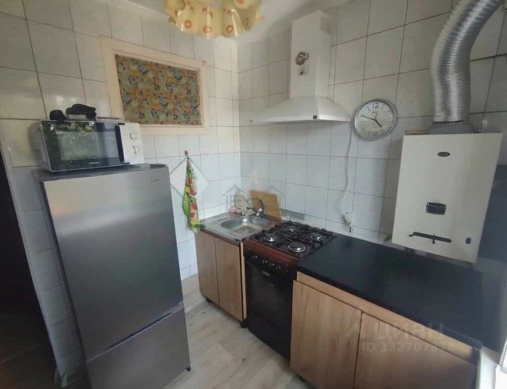 Россия, Саратовская область, Энгельс, 2-й микрорайон, 28