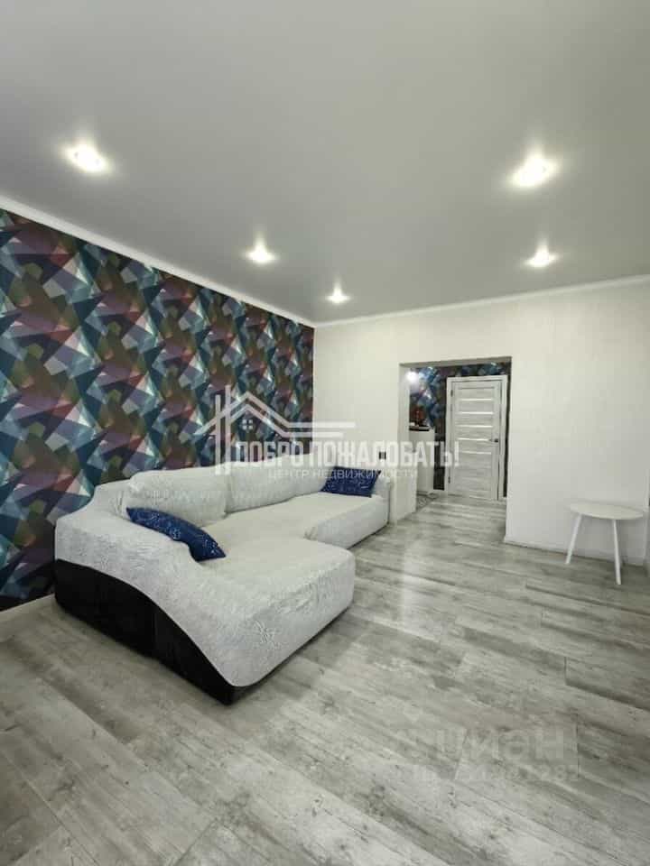 Россия, Республика Хакасия, Абакан, улица Авиаторов, 6, фото 4