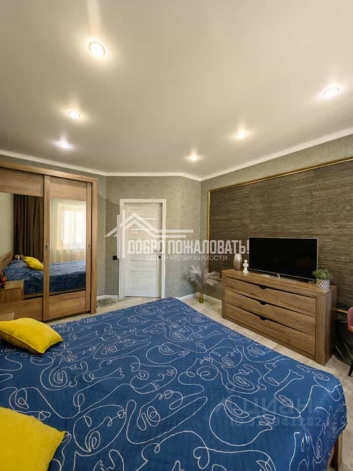 Россия, Республика Хакасия, Абакан, улица Авиаторов, 6, фото 10