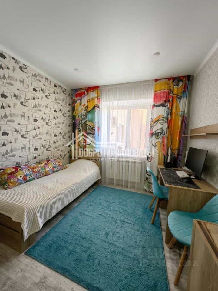Россия, Республика Хакасия, Абакан, улица Авиаторов, 6, фото 11
