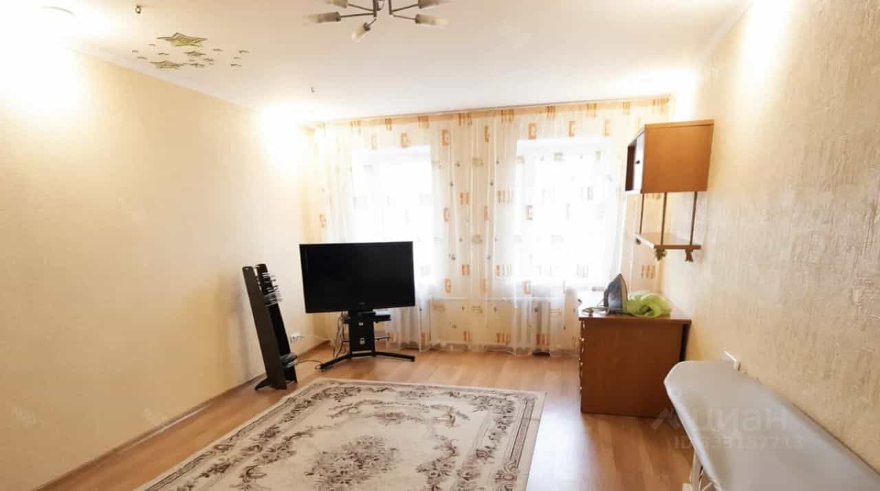 Россия, Омск, улица Дианова, 32