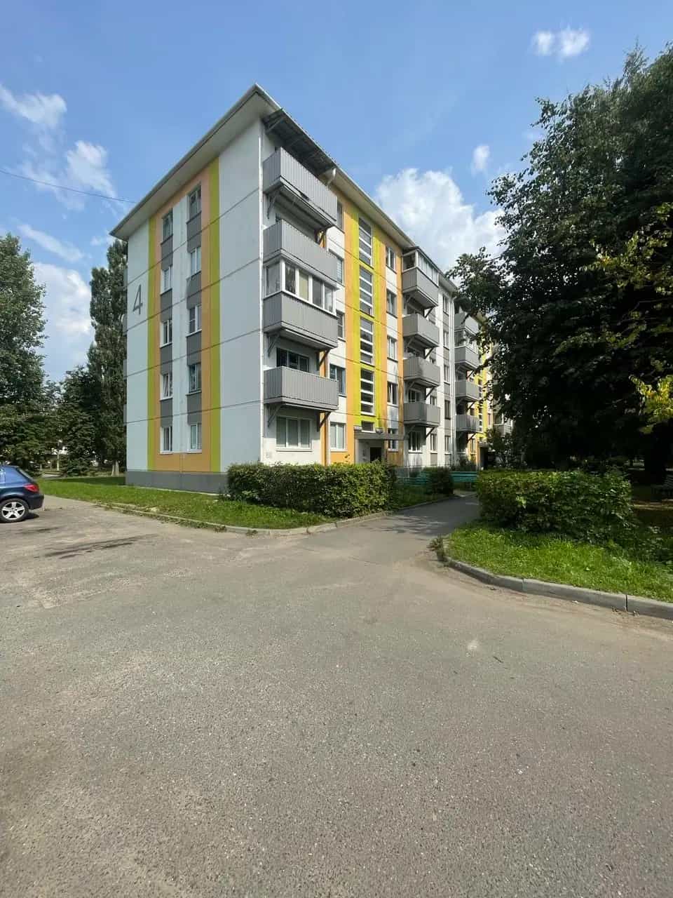 Беларусь, Брестская область, Барановичи, улица Космонавтов, 4