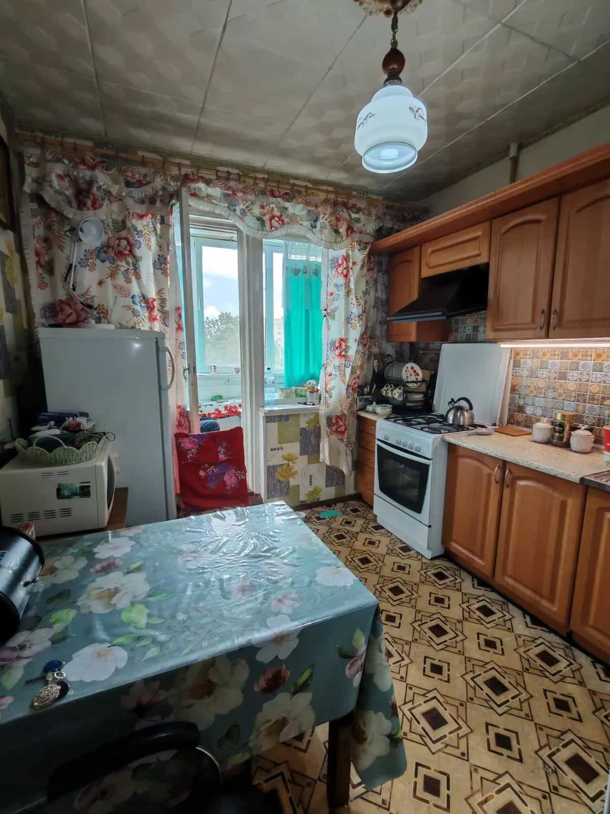 Беларусь, Гомельская область, Жлобин, 16-й микрорайон, 19, фото 4