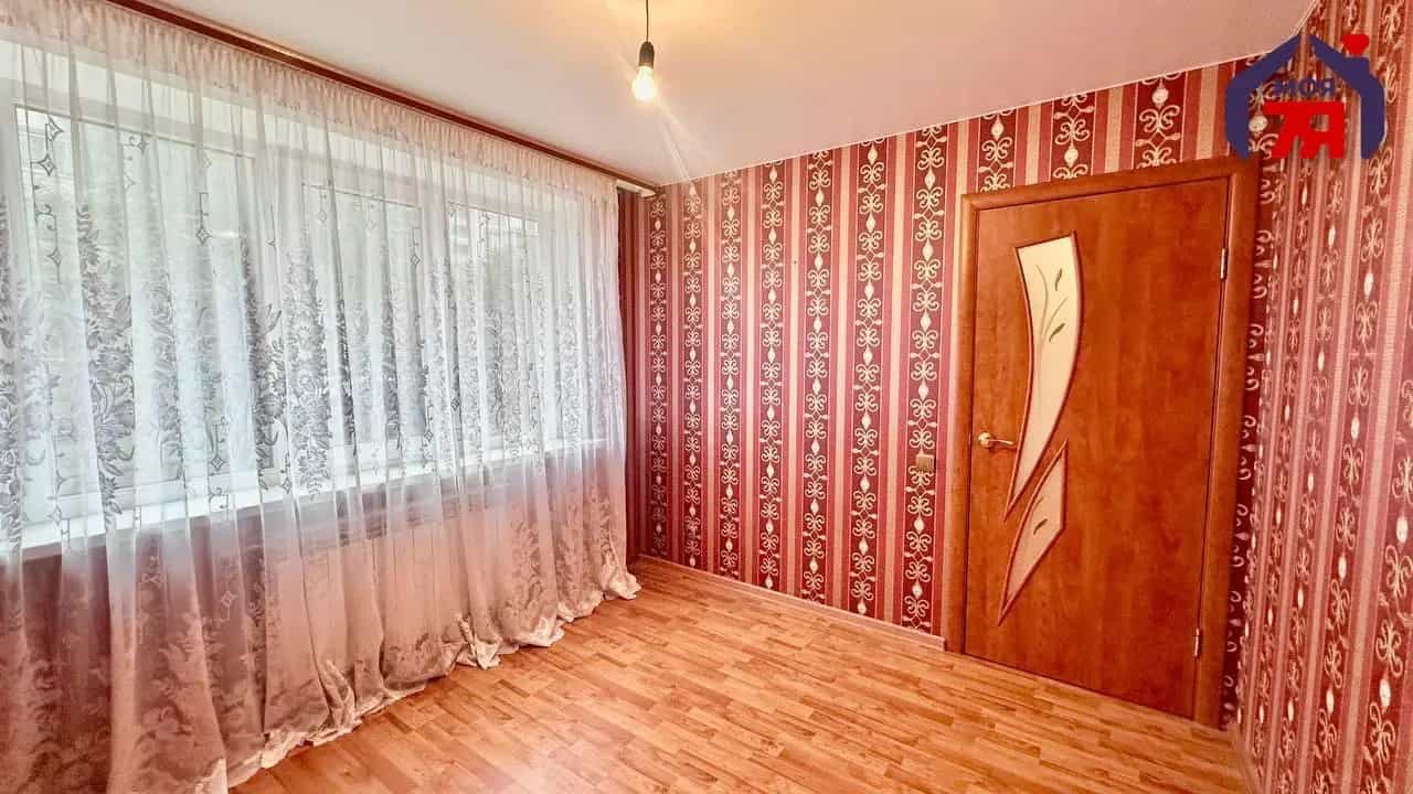 Беларусь, Минская область, Слуцк, улица Жукова, 13, фото 3