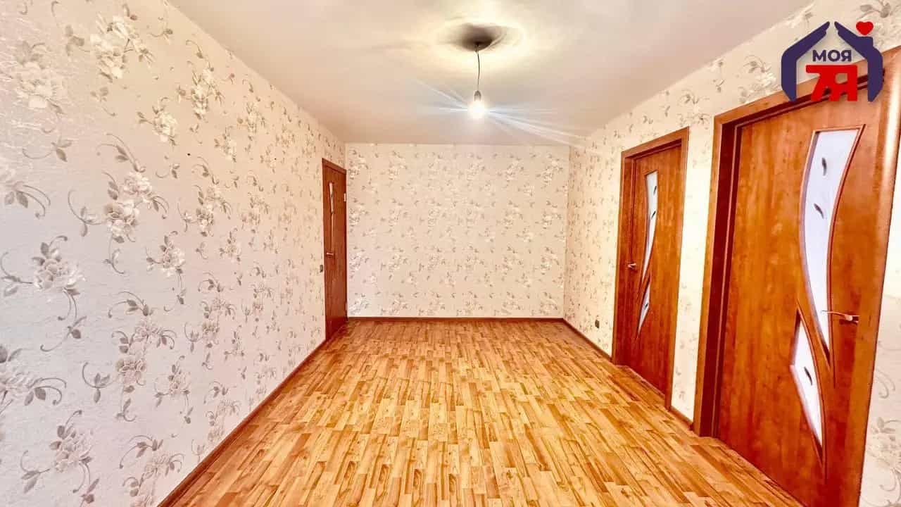 Беларусь, Минская область, Слуцк, улица Жукова, 13, фото 7