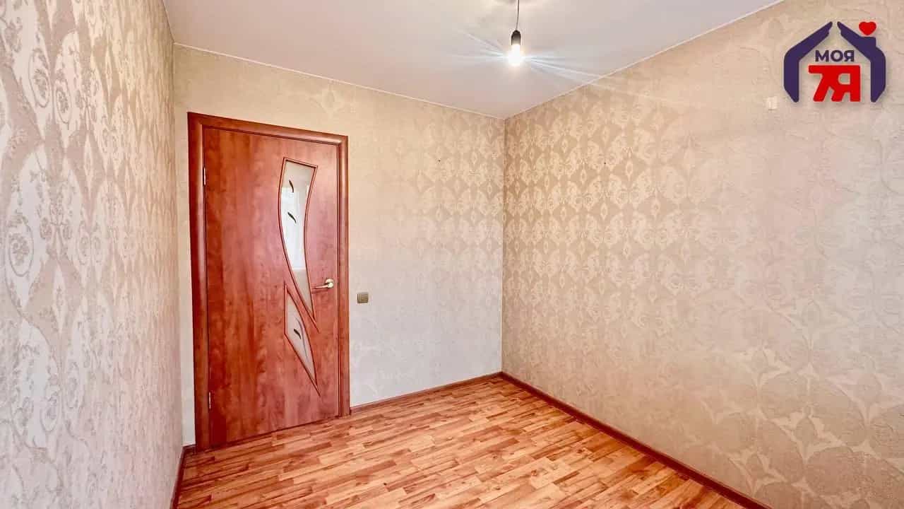 Беларусь, Минская область, Слуцк, улица Жукова, 13, фото 10