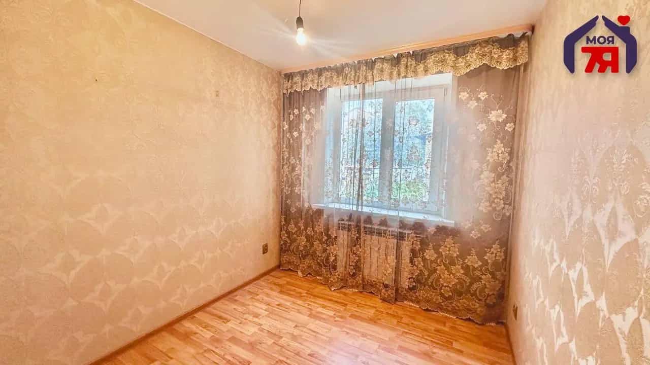 Беларусь, Минская область, Слуцк, улица Жукова, 13, фото 11