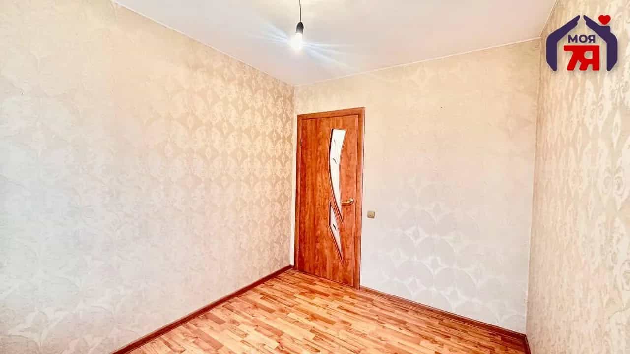 Беларусь, Минская область, Слуцк, улица Жукова, 13, фото 12