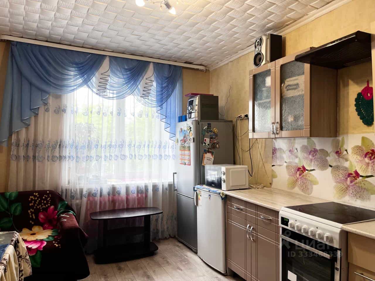 Россия, Свердловская область, Артёмовский, улица Молодёжи, 20, фото 4