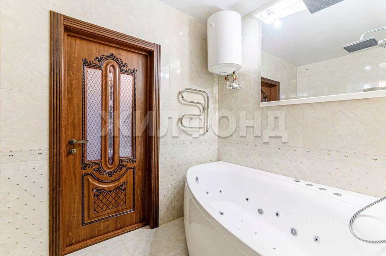 Россия, Новосибирск, улица Кошурникова, 23, фото 20
