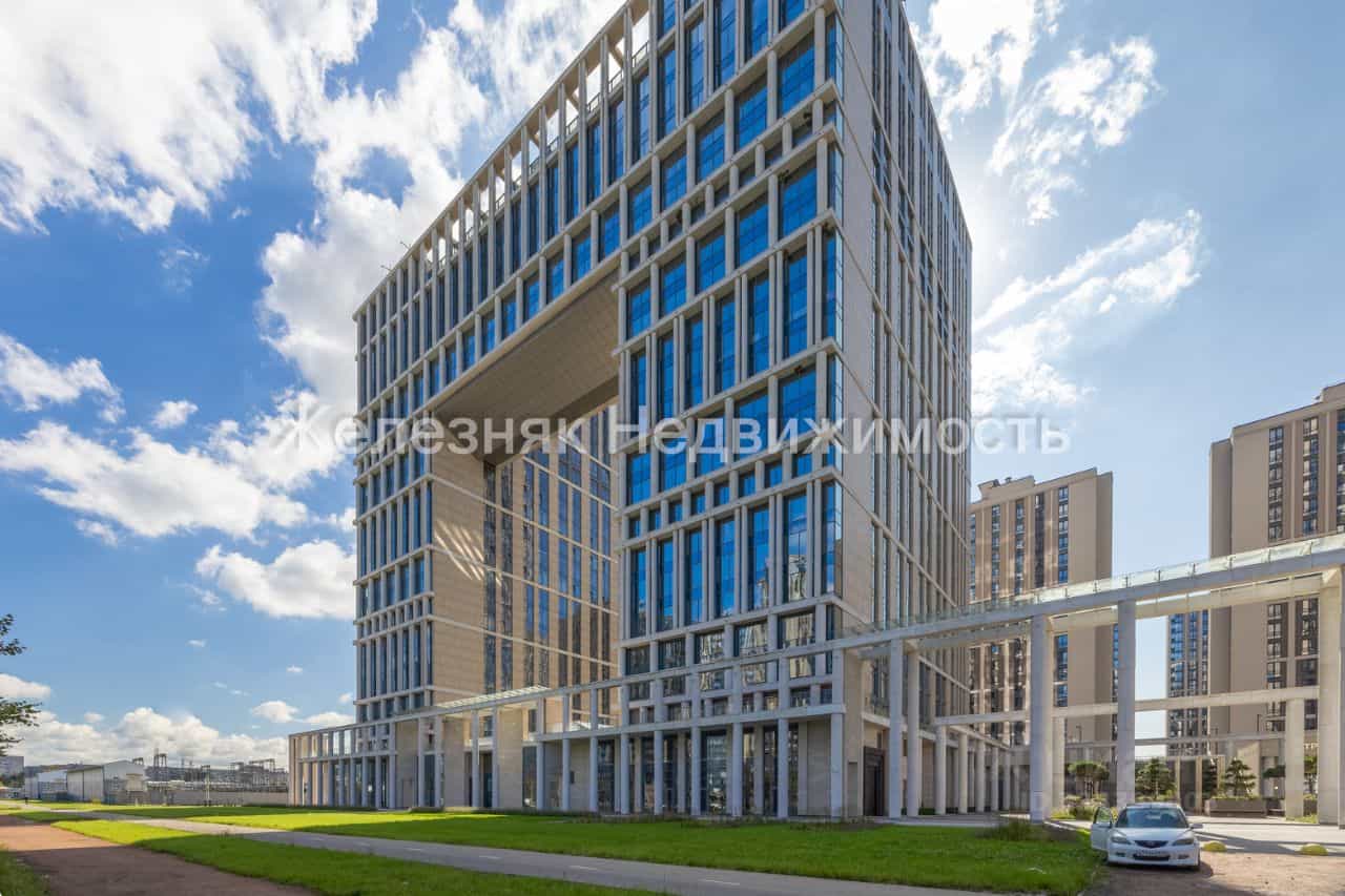 Россия, Санкт-Петербург, улица Типанова, 22