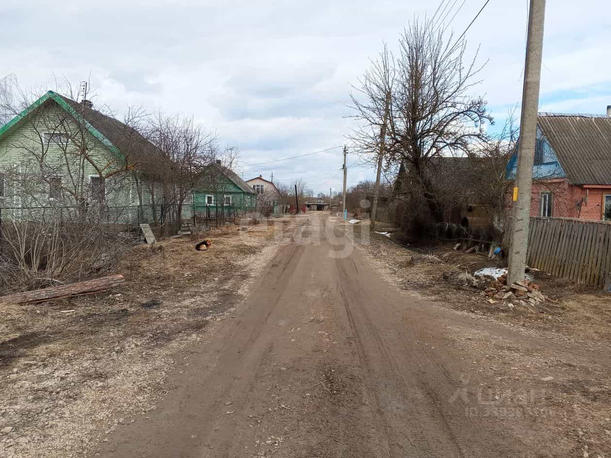 Россия, Псковская область, Остров, улица Матвея Егорова, 5, фото 3
