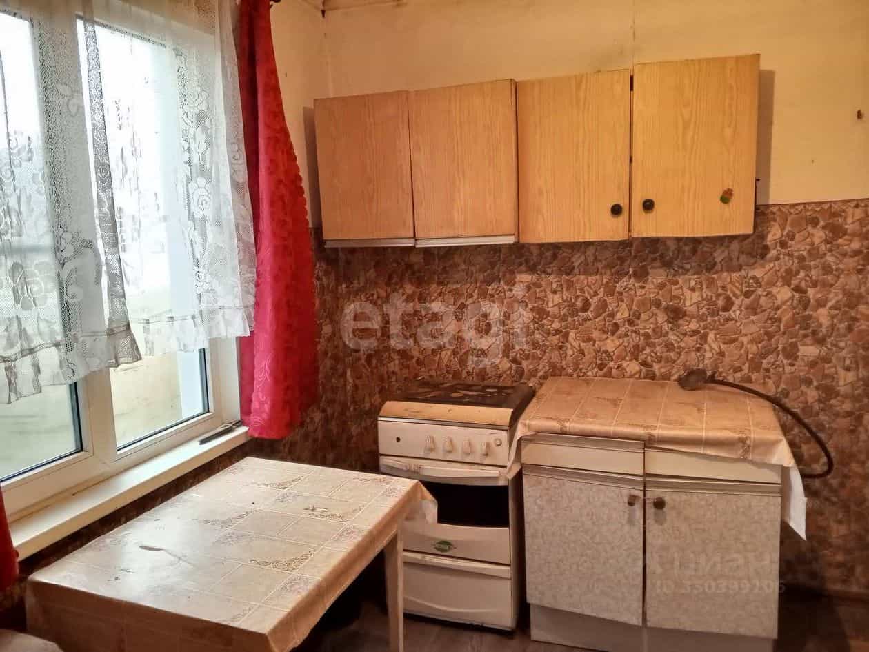 Россия, Псковская область, Остров, улица Матвея Егорова, 5, фото 5