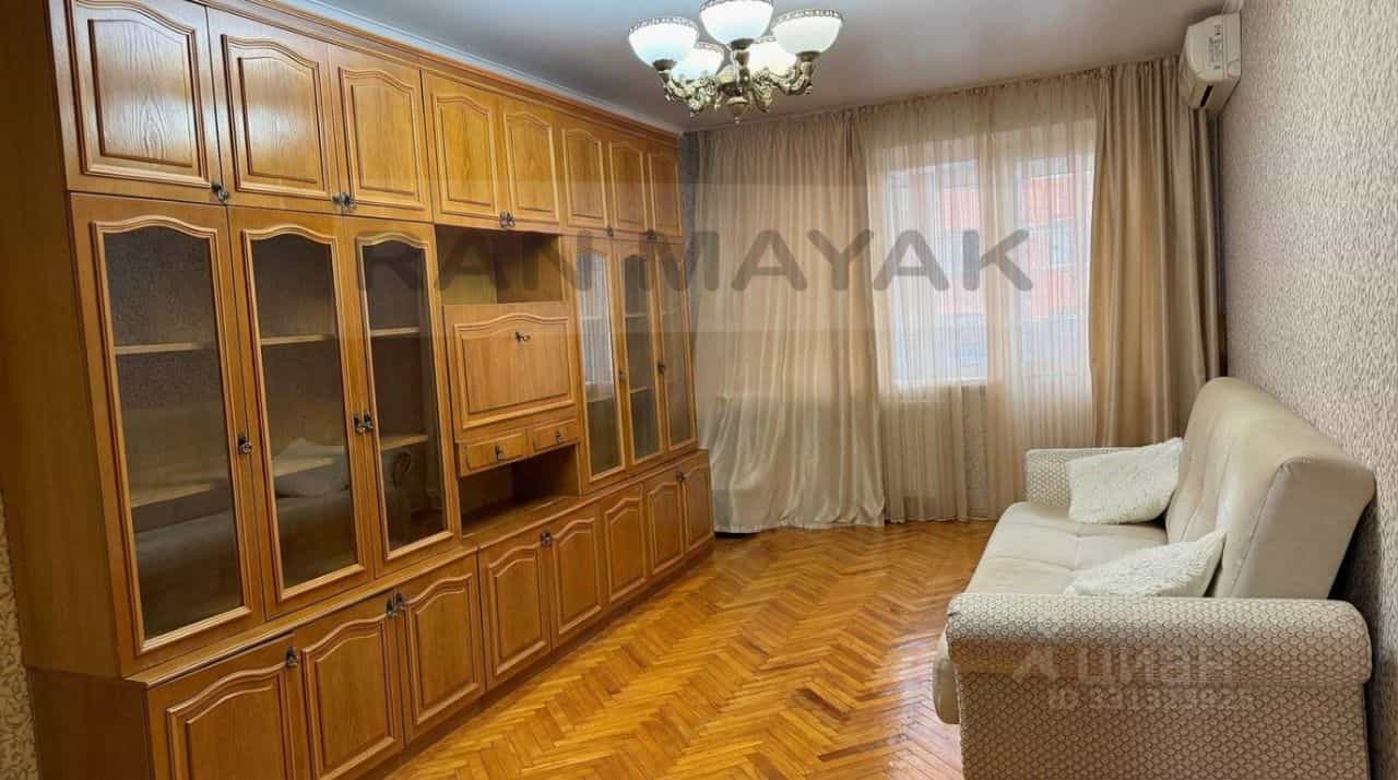 Россия, Республика Адыгея (Адыгея), Майкоп, улица Ленина, 112, фото 3