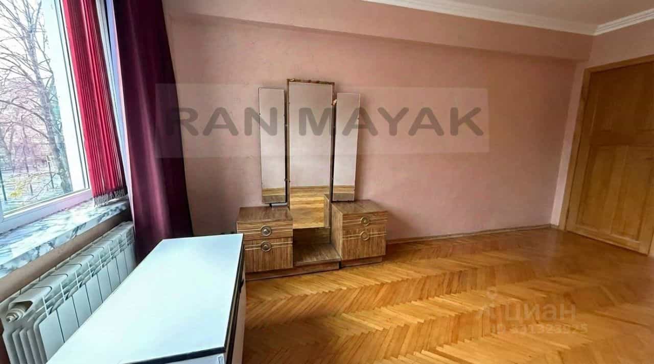 Россия, Республика Адыгея (Адыгея), Майкоп, улица Ленина, 112, фото 8