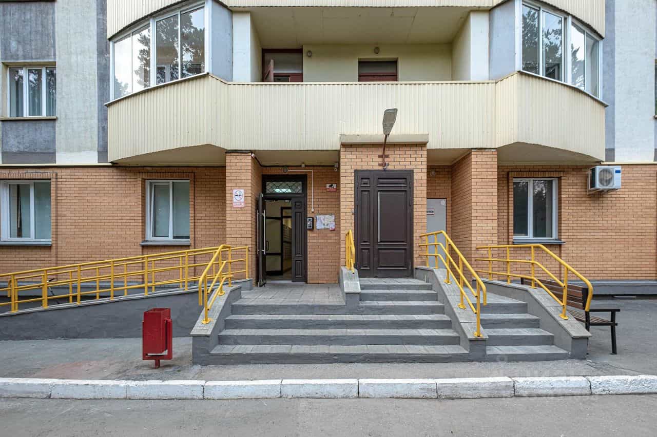 Россия, Новосибирск, улица Залесского, 2/4, фото 16