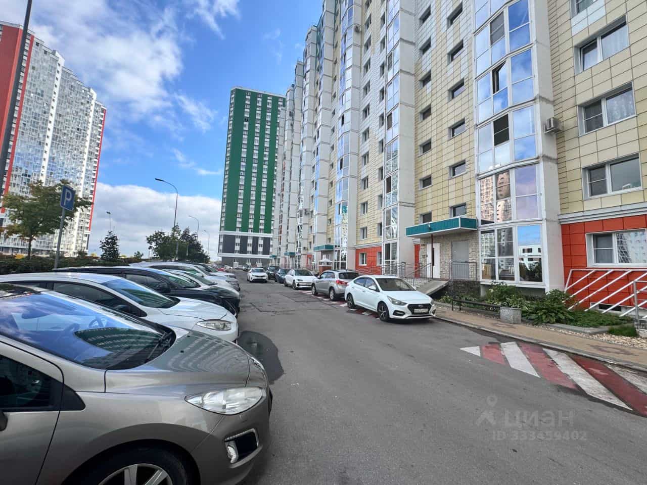 Россия, Московская область, городской округ Солнечногорск, посёлок городского типа Голубое, Трёхсвятская улица, 13, фото 2