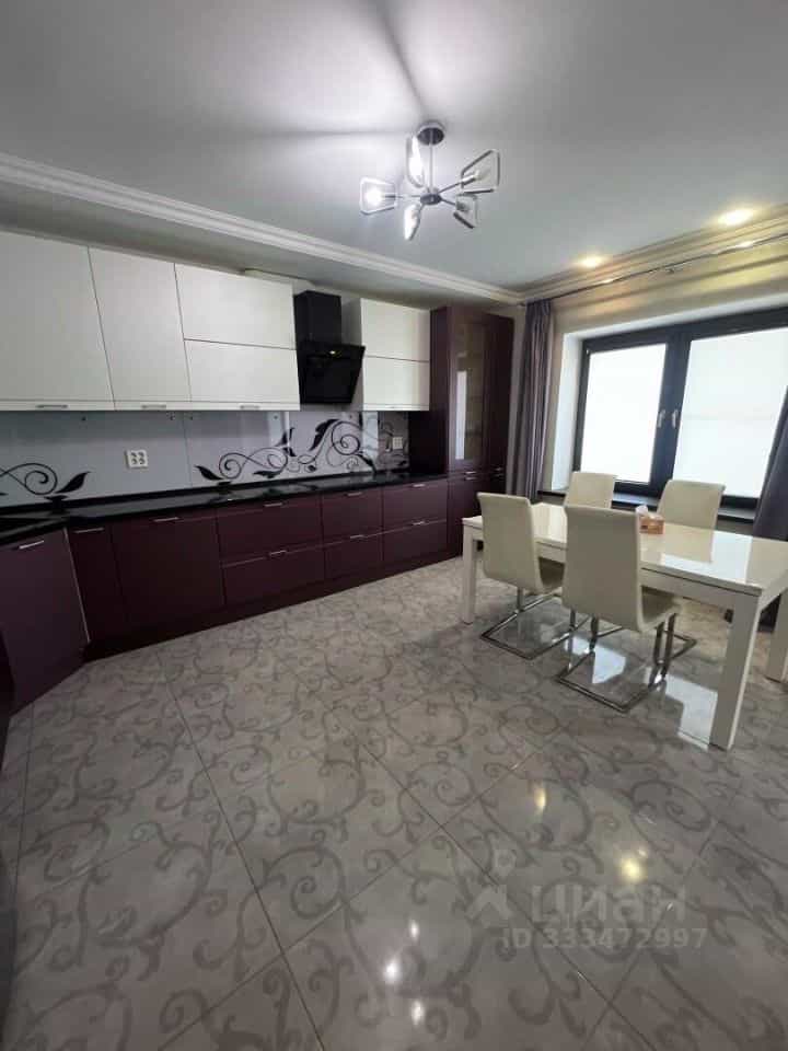 Россия, Челябинск, улица Братьев Кашириных, 12В, фото 2