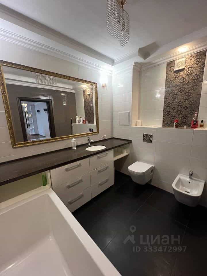 Россия, Челябинск, улица Братьев Кашириных, 12В, фото 9