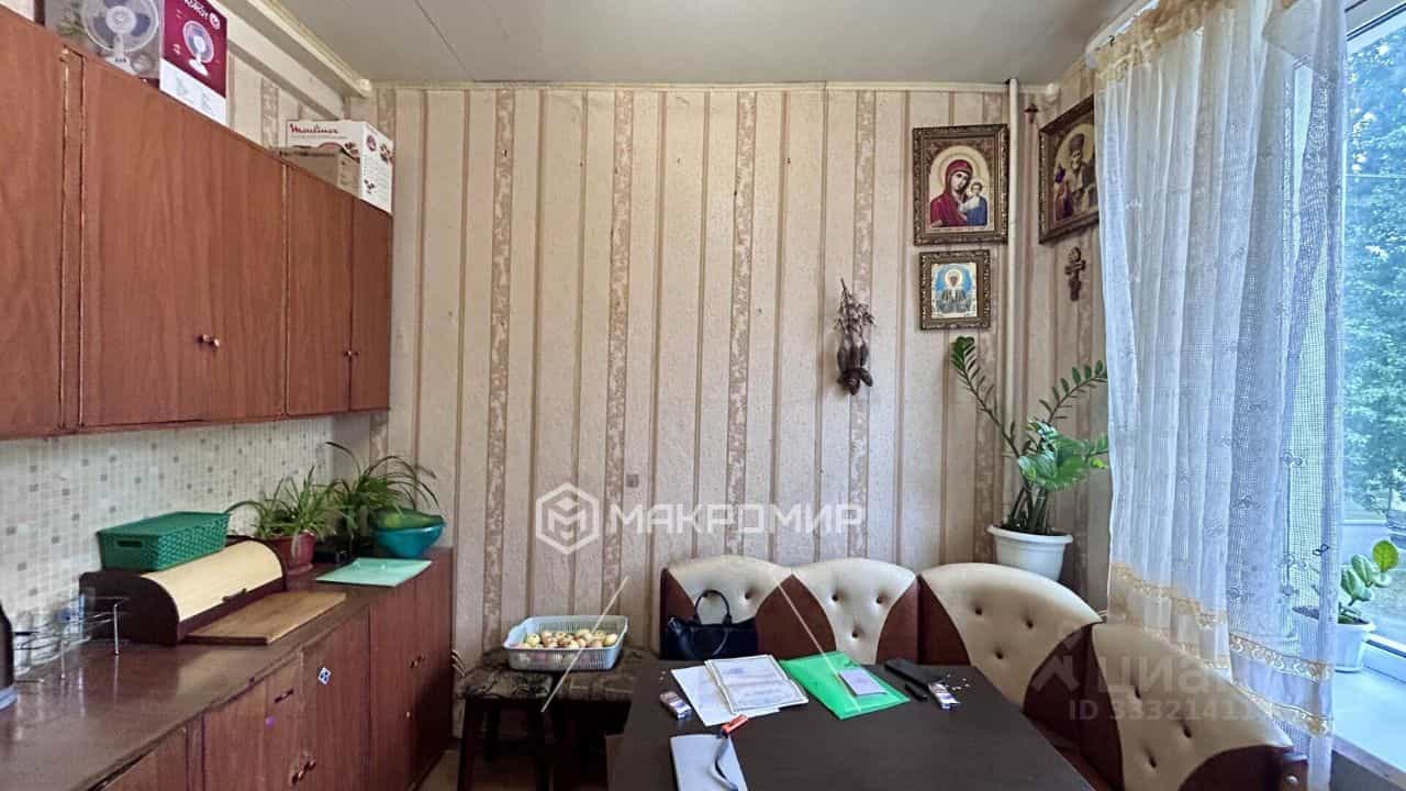 Россия, городской округ Брянск, посёлок городского типа Белые Берега, улица Коминтерна, 2, фото 5