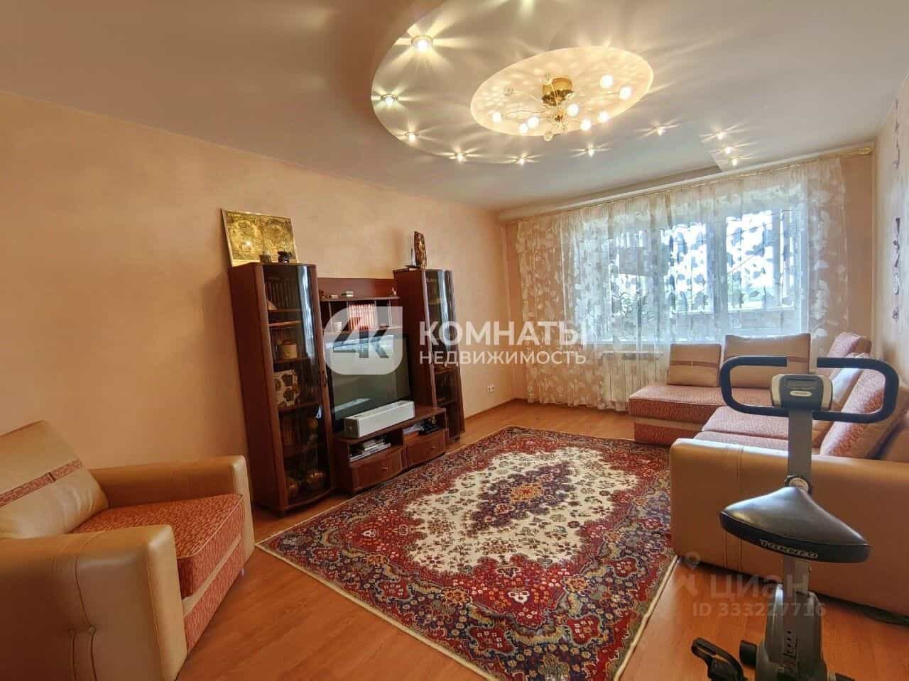 Россия, Воронеж, улица Красных Зорь, 38, фото 2